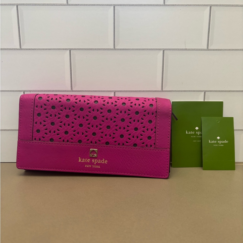 BRIGHT PINK KATE SPADE LEATHER WALLET